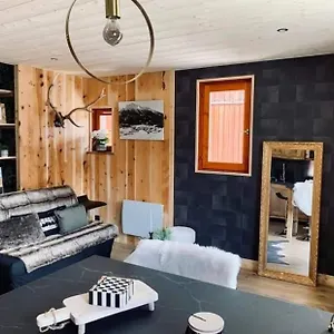 https://fleur-et-benj.hotels-rhonealpes.com